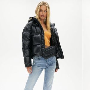 Aritzia Super Puff Shorty